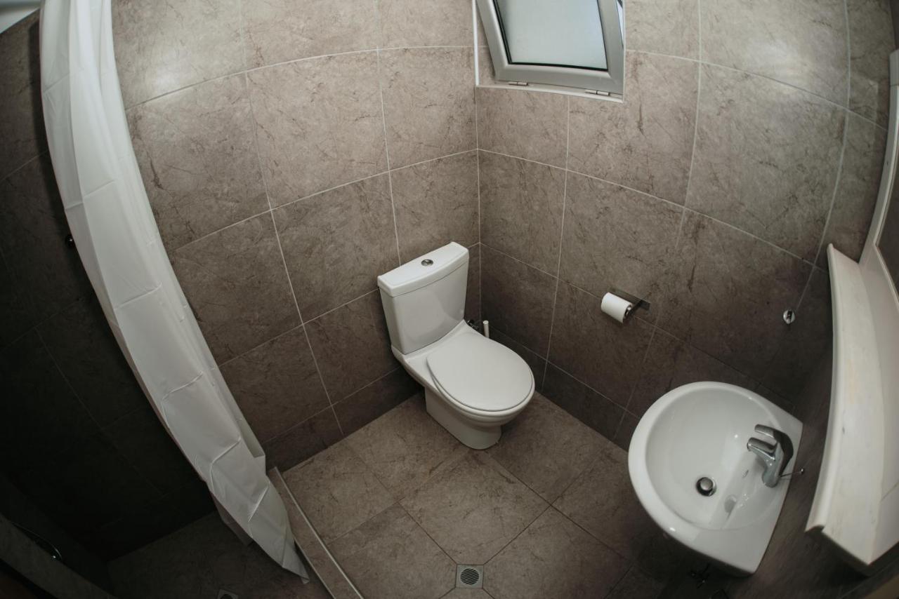 Ovis Hotel Apartments Айя Напа Екстериор снимка