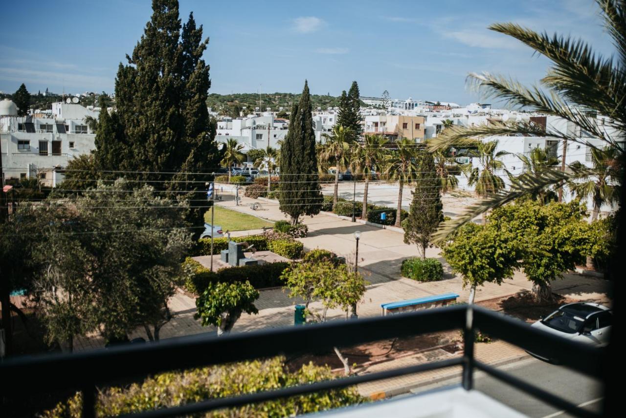 Ovis Hotel Apartments Айя Напа Екстериор снимка
