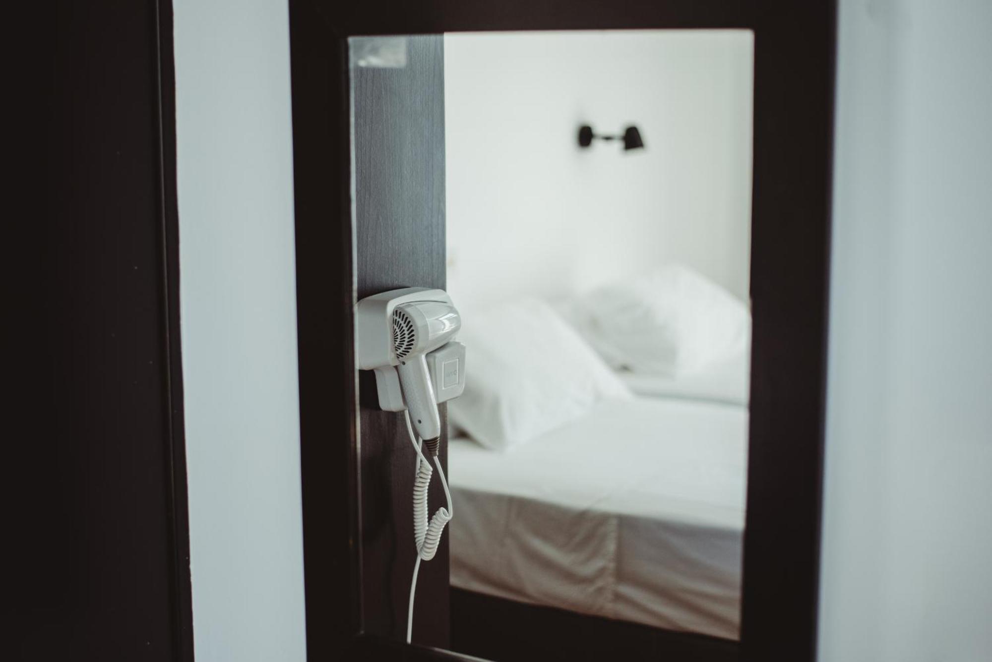 Ovis Hotel Apartments Айя Напа Екстериор снимка