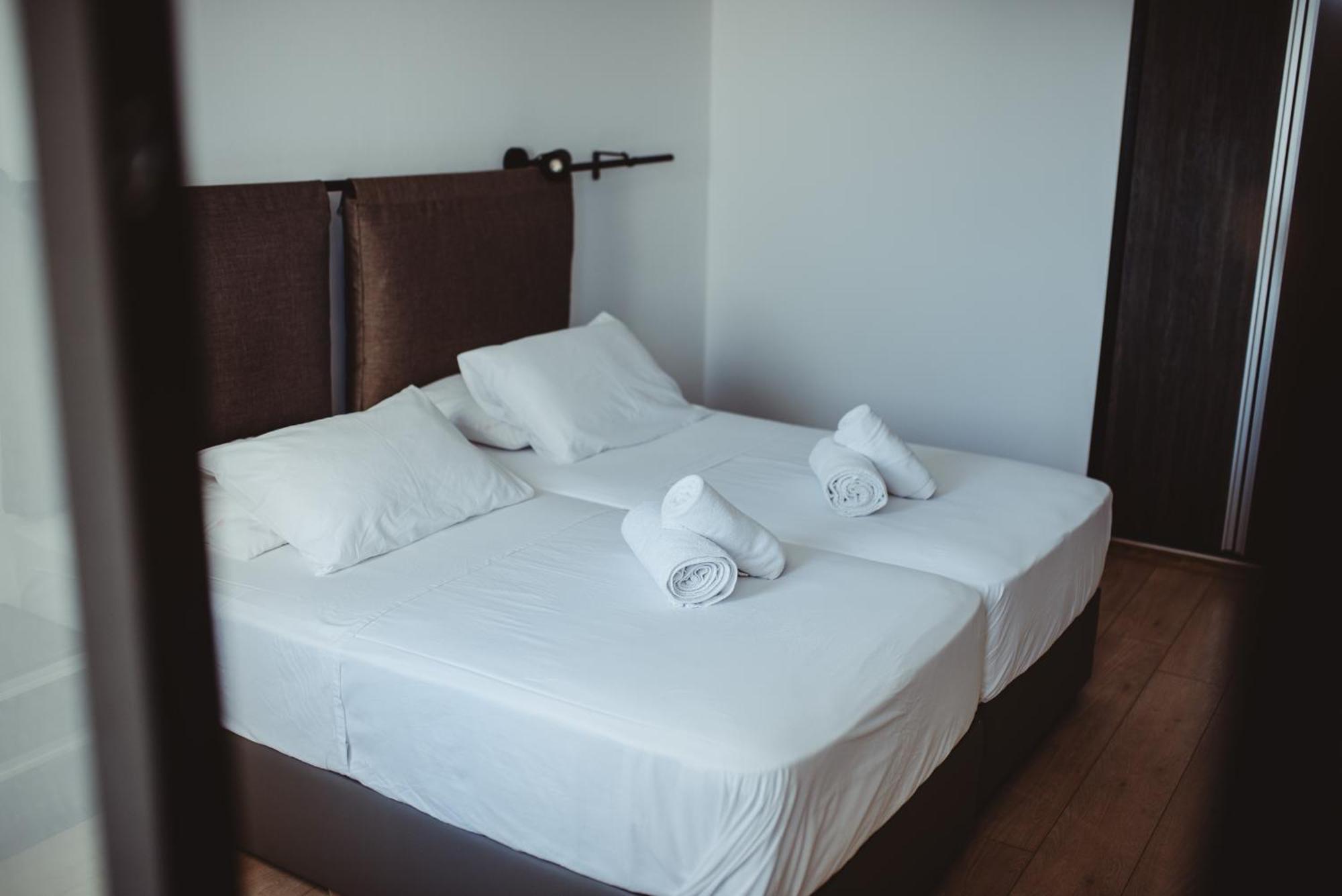 Ovis Hotel Apartments Айя Напа Екстериор снимка