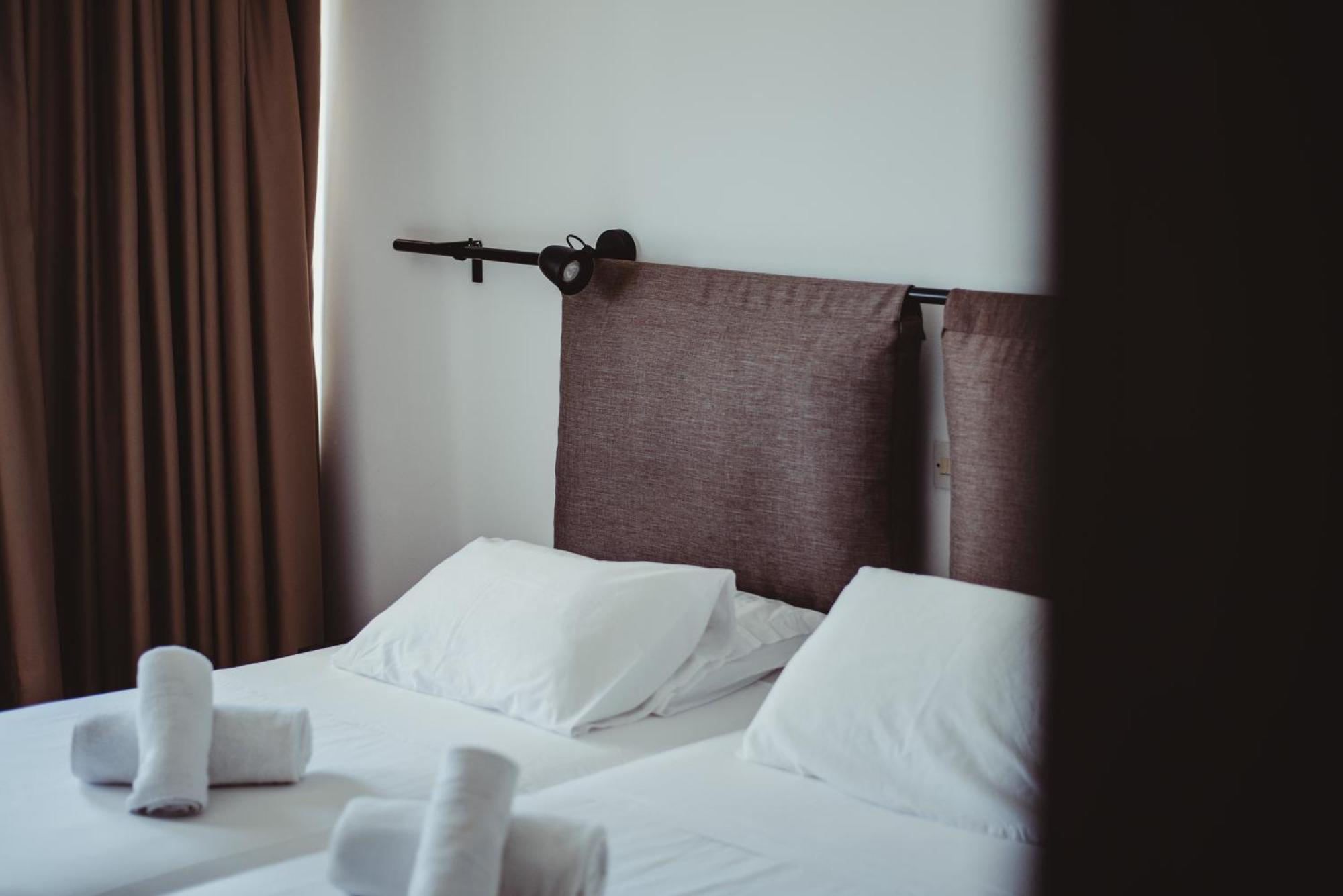 Ovis Hotel Apartments Айя Напа Екстериор снимка