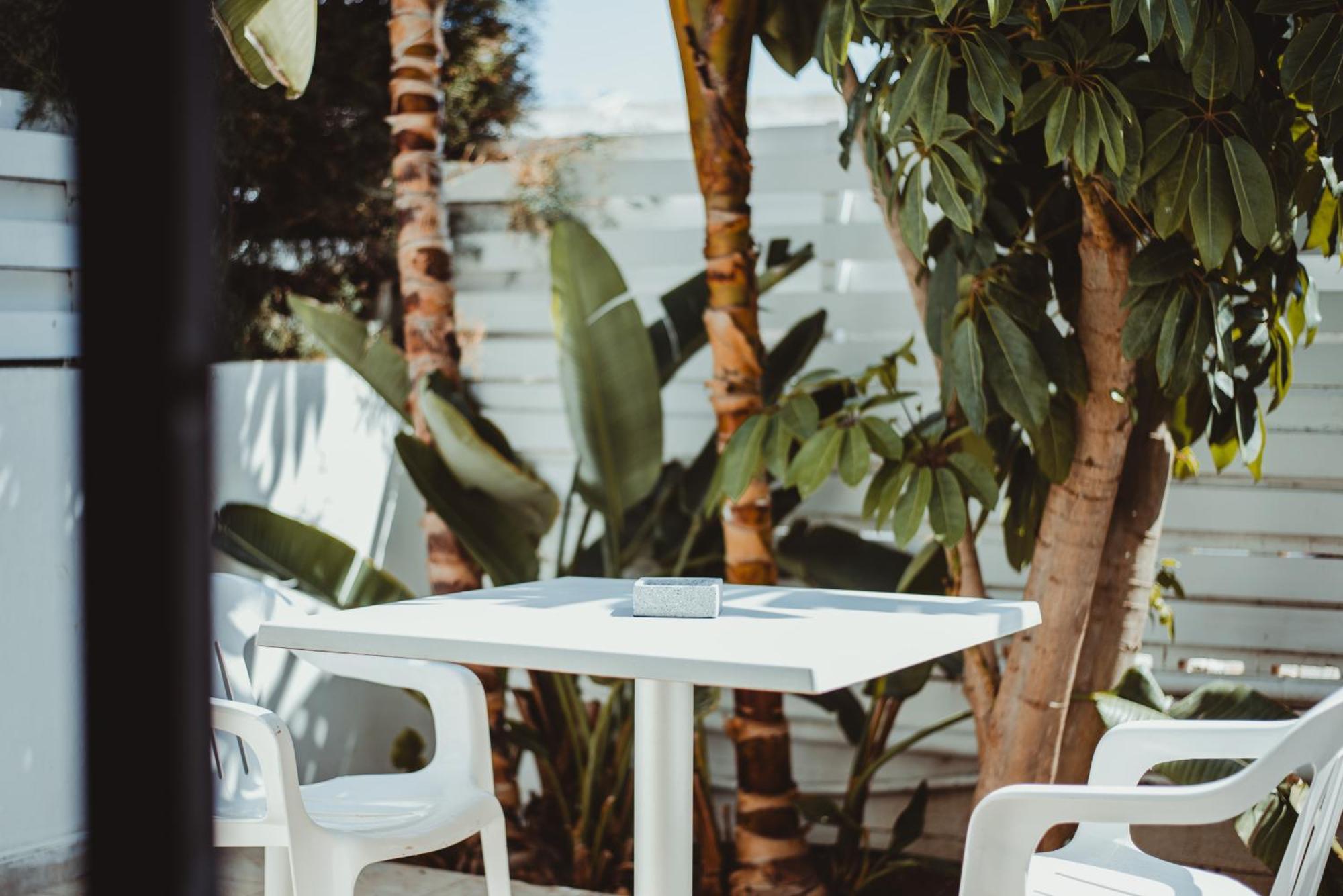 Ovis Hotel Apartments Айя Напа Екстериор снимка
